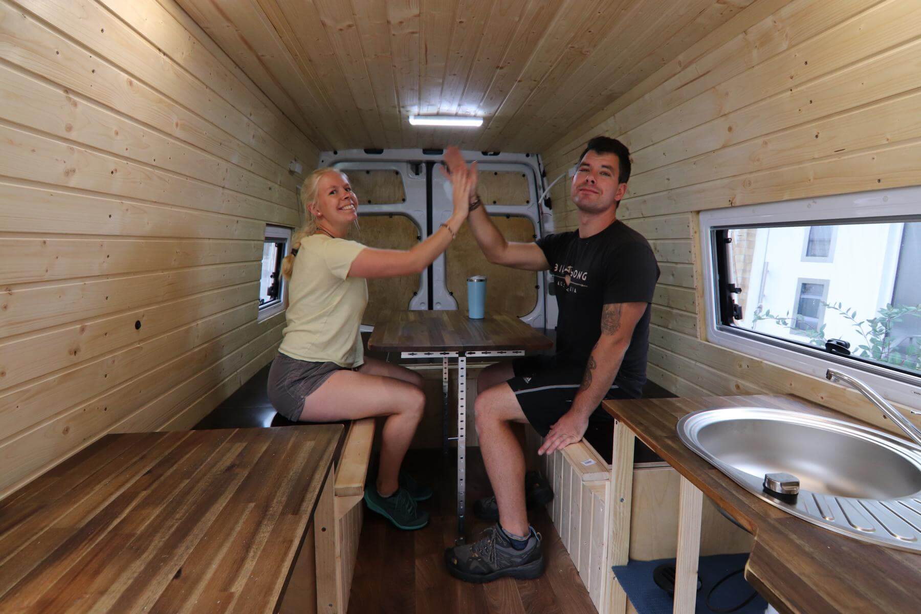 Möbel für den Camper aus Holz selber bauen.