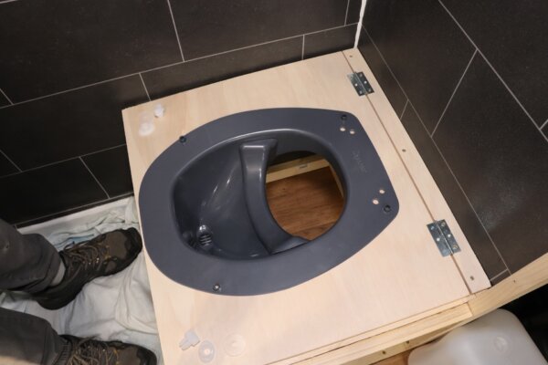 Separett Privy 500, Urin-Trenneinsatz, grau – Bild 3