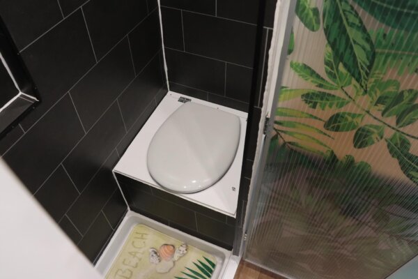WC Sitz mit Absenkautomatik – Bild 2