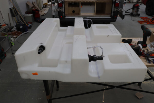Fusion EV2222 Abwassertank, 93L, für Fiat Ducato (Typ 250/290) ab Bj. 2006 – Bild 4